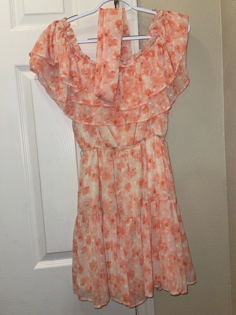Small Like New Sleeveless Peach Floral Ruffle Mini Dress